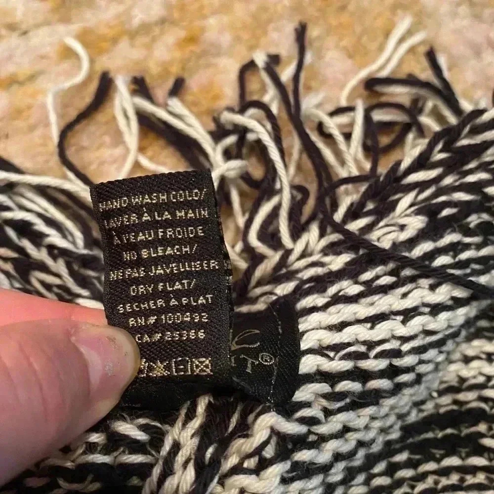 PURE HANDKNIT CARDIGAN WITH SAFETY PIN M/L - Picture 4 of 5